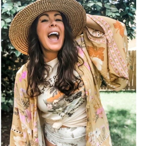 Spirit of the Wild Savannah Safari Graphic T-Shirt - Picture 5 of 8